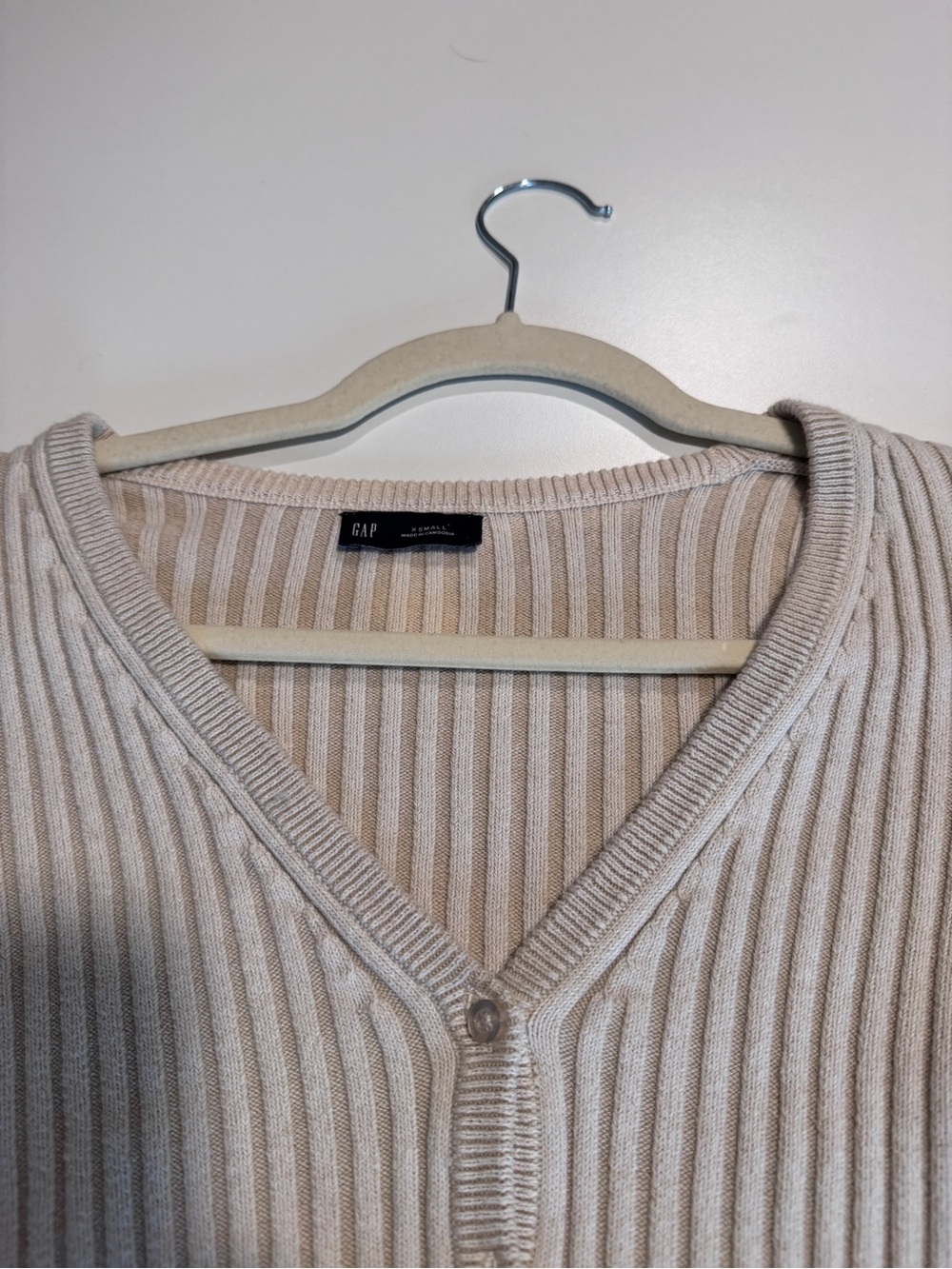 GAP Ribbed Cardigan - Picture 2 of 3